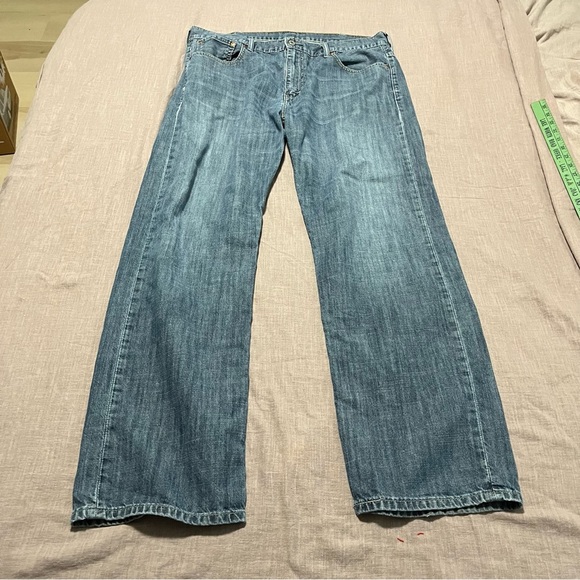 Vintage Levi's 569 Relaxed Fit Wide Leg  Blue Jeans Size 36 x 34 Y2K 90s 2000s - Picture 2 of 8